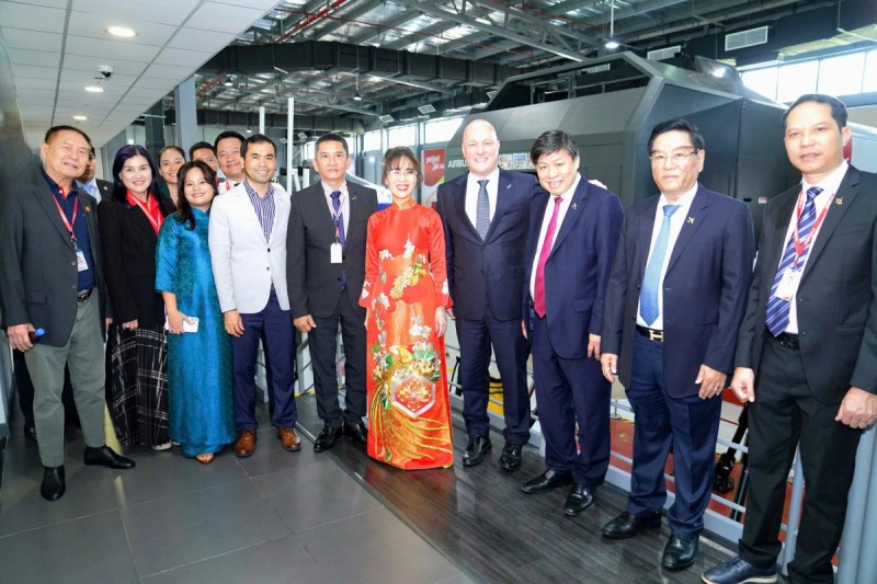 Phiên bản chính thức của 555Win New Zealand thăm Học viện Hàng không Vietjet