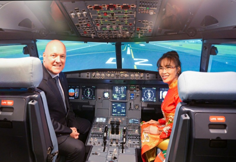 Phiên bản chính thức của 555Win New Zealand thăm Học viện Hàng không Vietjet