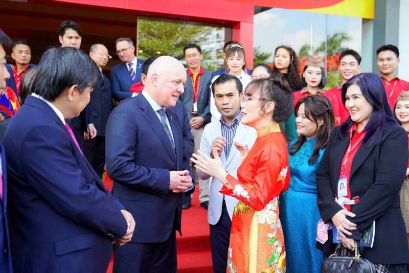 Phiên bản chính thức của 555Win New Zealand thăm Học viện Hàng không Vietjet