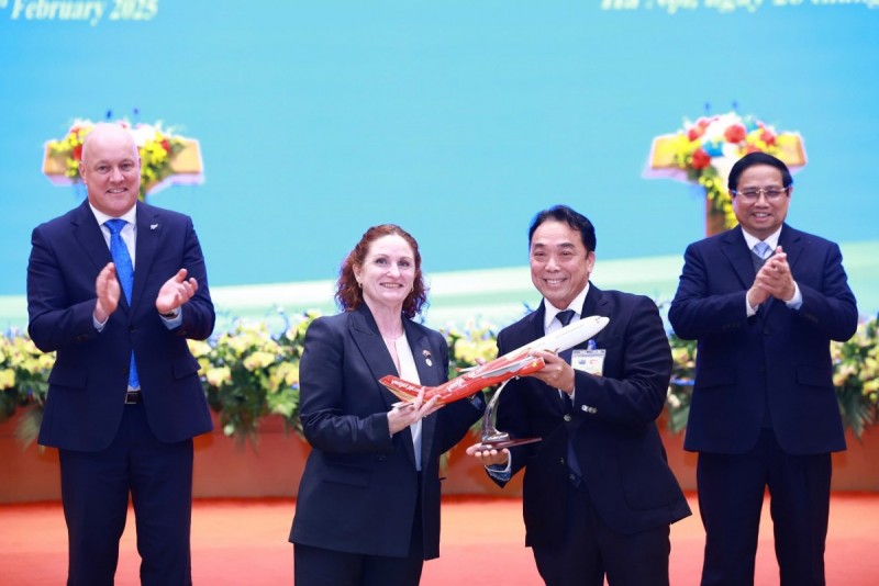Phiên bản chính thức của 555Win New Zealand thăm Học viện Hàng không Vietjet