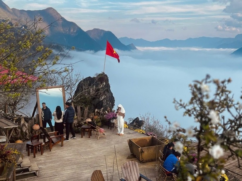 Say đắm trước biển mây bồng bềnh ở Sa Pa