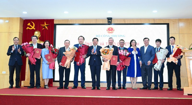 Bộ Công Thương bổ nhiệm nhiều lãnh đạo sau tinh gọn bộ máy