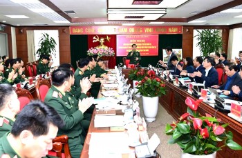 Bộ trưởng Quốc phòng làm việc với Ban Thường vụ Tỉnh ủy Hải Dương