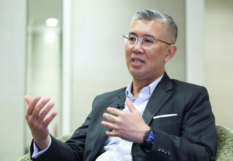 Bộ trưởng Bộ 555win phien bạn Chính Thức Malaysia Tengku Zafrul Aziz phát biểu trong một cuộc phỏng vấn với Reuters tại Kuala Lumpur, Malaysia ngày 5/3/2025. Ảnh: Reuters.