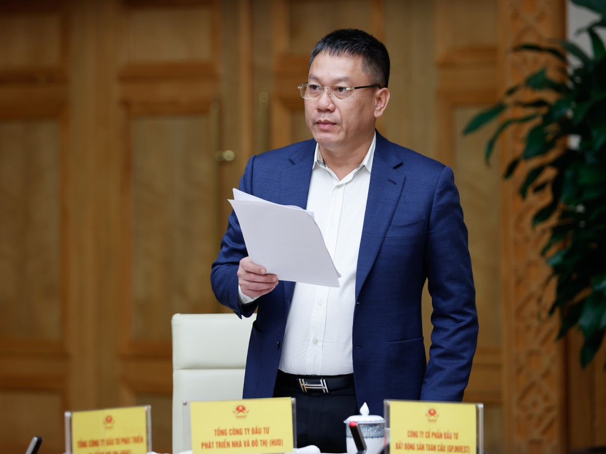 đại diện Tổng Công ty Đầu tư phát triển nhà và đô thị (HUD) phát biểu tại Hội nghị - Ảnh VGP
