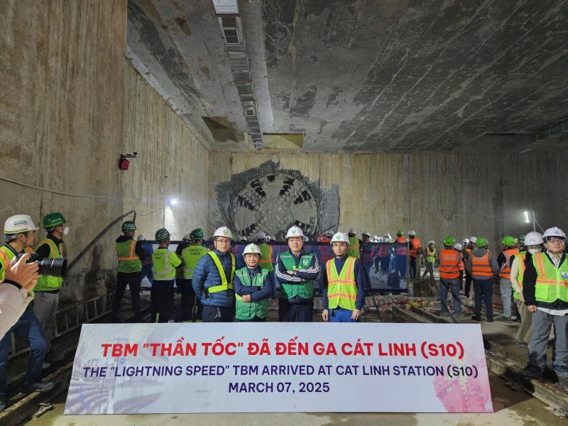 Máy đào hầm metro Nhổn - Ga Hà Nội đã đến ga S10 Cát Linh
