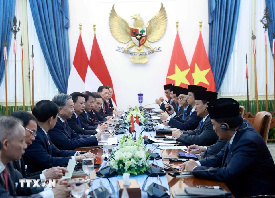 Tổng Bí thư Tô Lâm và Tổng thống Cộng hòa Indonesia, Chủ tịch Đảng Phong trào Indonesia vĩ đại (Gerindra) Prabowo Subianto hội đàm. Ảnh: TTXVN.