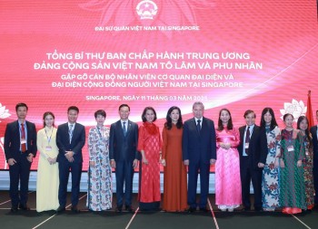 Tổng Bí thư Tô Lâm gặp gỡ cộng đồng người Việt tại Singapore