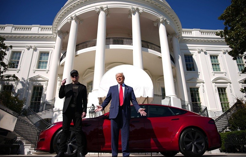 Tỷ phú Elon Musk và Tổng thống Donald Trump tại Nhà Trắng ngày 11/3. Ảnh: Getty