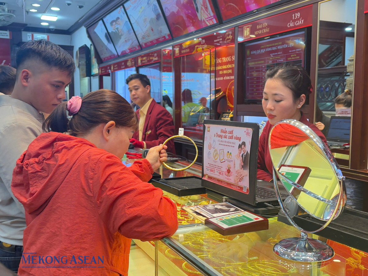 Hà Nội: Giá vàng phiên bản chính thức của 555win, người mua bị hạn chế số lượng giao dịch