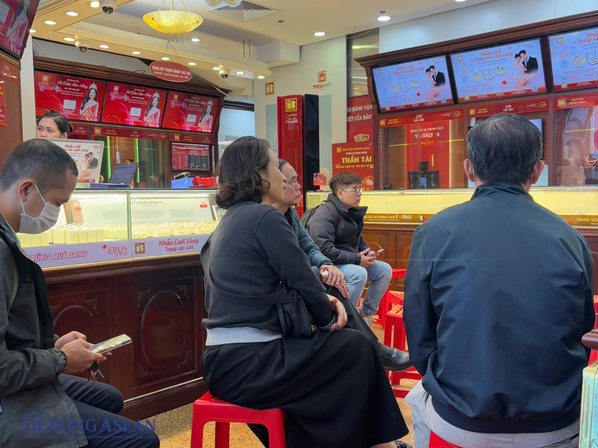 Hà Nội: Giá vàng phiên bản chính thức của 555win, người mua bị hạn chế số lượng giao dịch