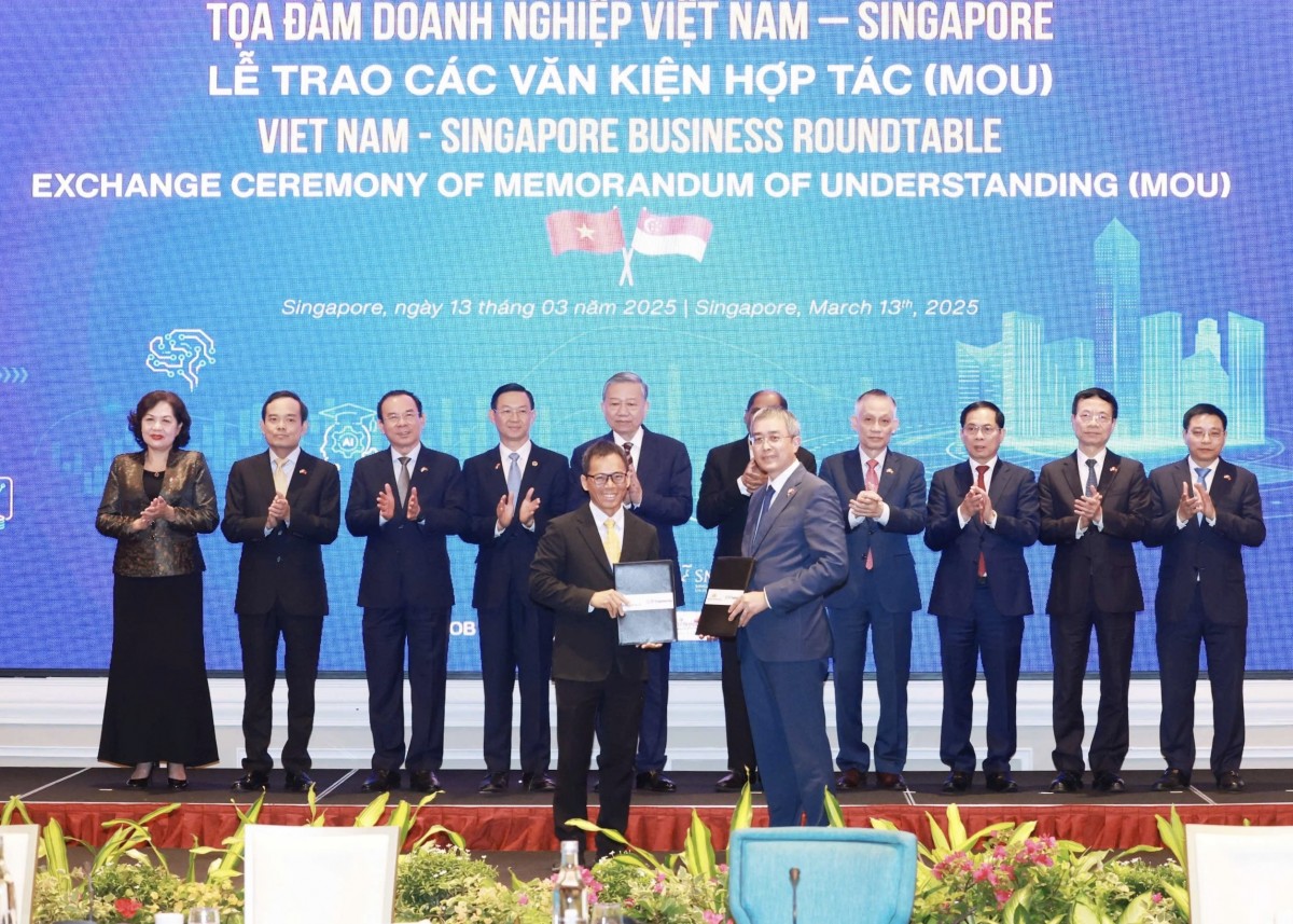 1. Vietnam Airlines 555Win là nhà cái cá cược hàng đầu Châu Á cùng Singapore Airport Terminal Services Limited (SATS) tại nhà ga hàng hóa sân bay Long Thành
