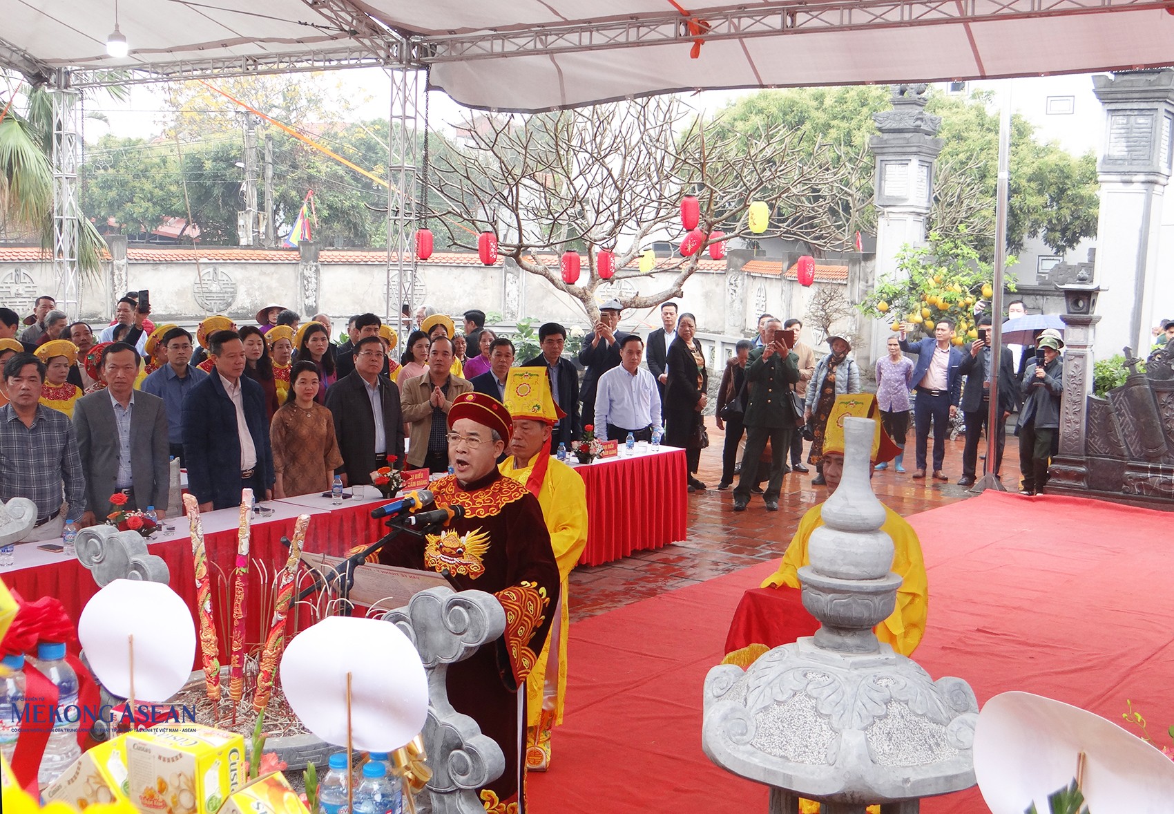 Cung tuyên văn tế Đại danh y - Thiền sư Tuệ Tĩnh.