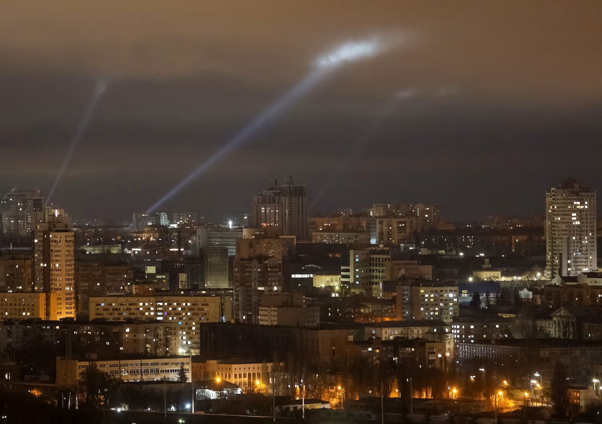 Nga - Ukraine không kích lẫn nhau sau cuộc điện đàm thượng đỉnh Mỹ - Nga