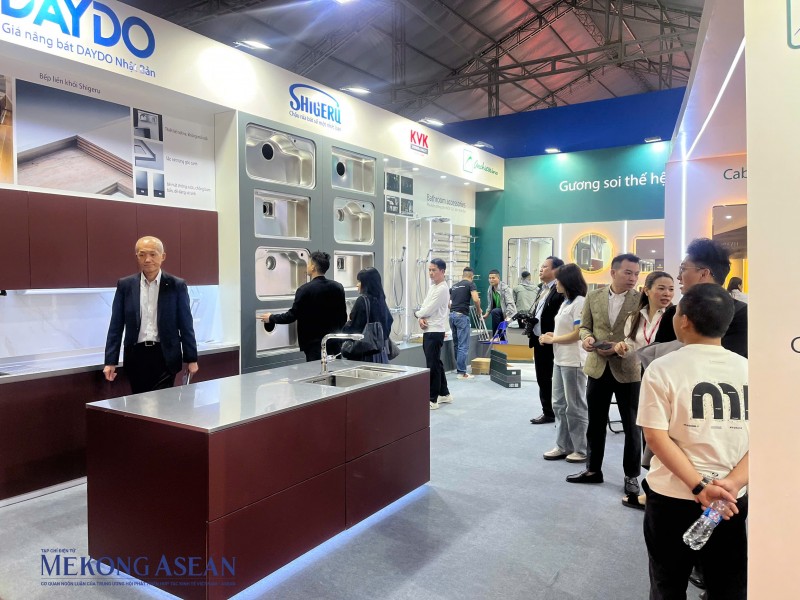 Những gian hàng nội thất độc lạ chiếm sóng Vietbuild Hà Nội 2025