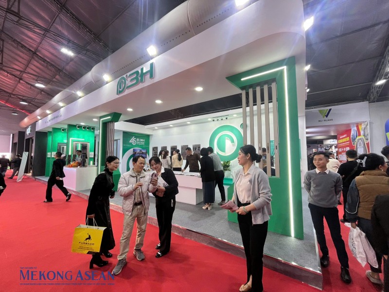 Những gian hàng nội thất độc lạ chiếm sóng Vietbuild Hà Nội 2025