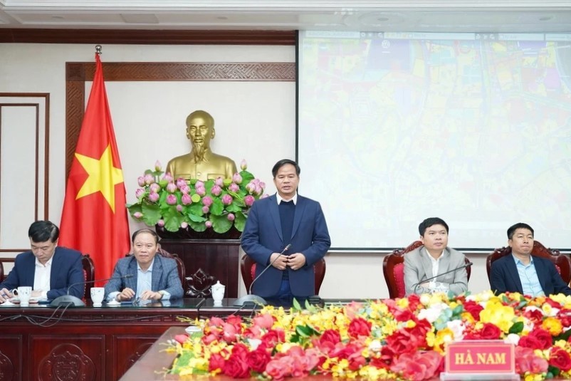 Phó Giáo sư, Tiến sỹ Đào Xuân Cơ, Giám đốc Bệnh viện Bạch Mai phát biểu tại buổi làm việc. Ảnh: TTXVN.