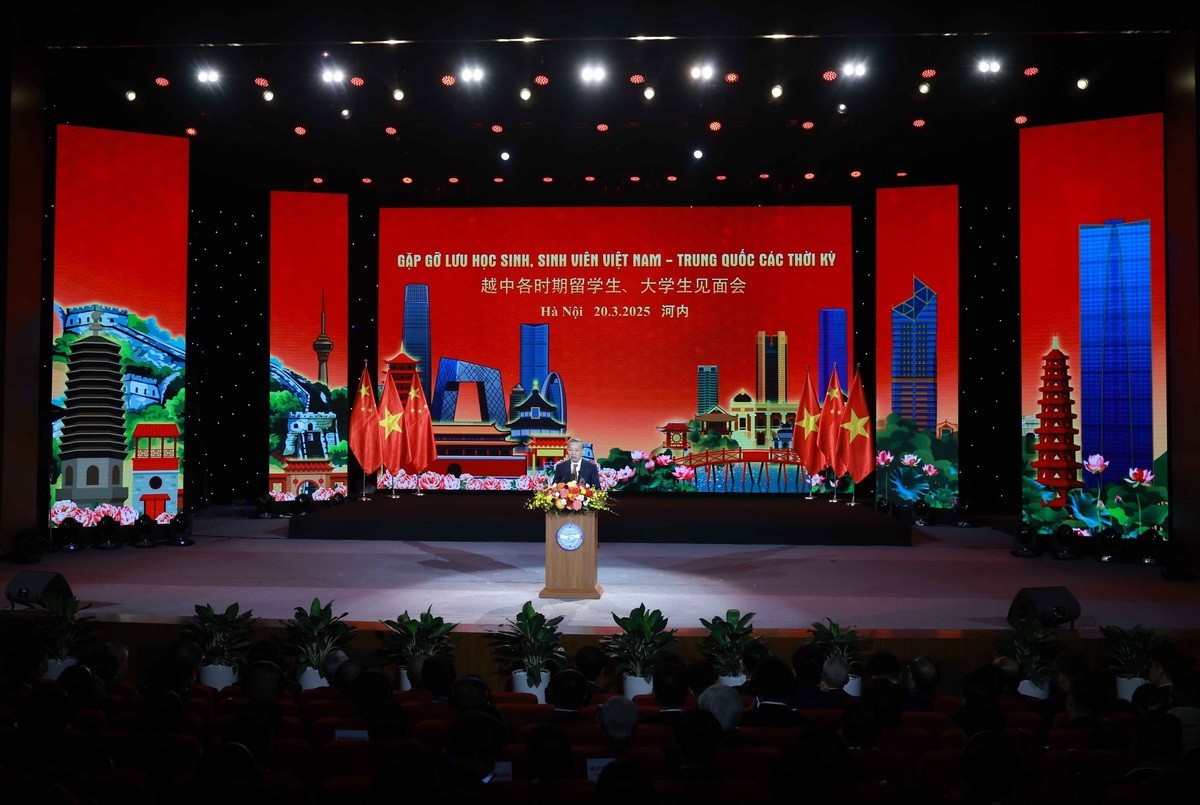 Chương trình “Gặp gỡ lưu học sinh, sinh viên Việt Nam-Trung Quốc các thời kỳ”