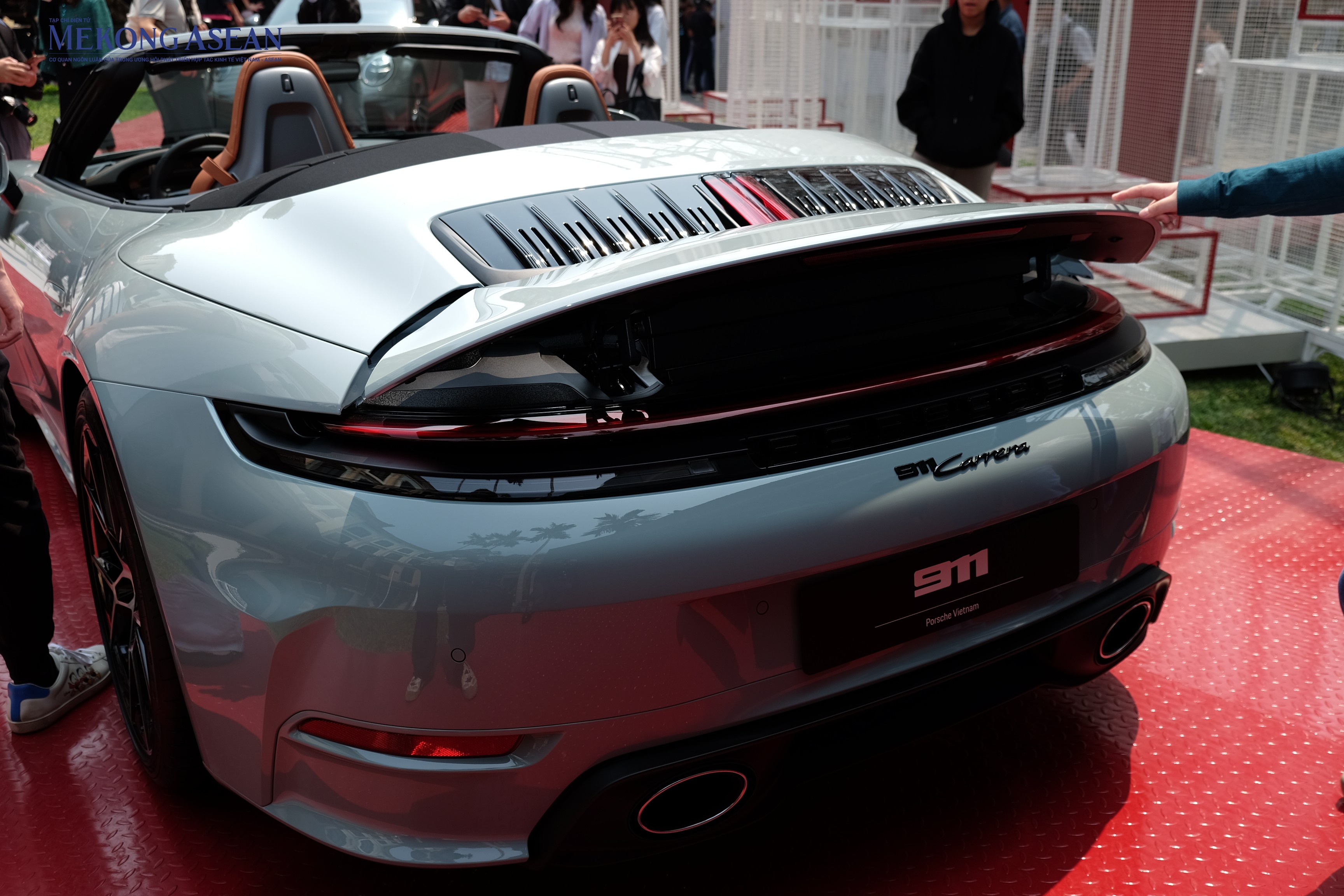 Porsche 911 bản hybrid lần đầu tiên trình làng tại Việt Nam
