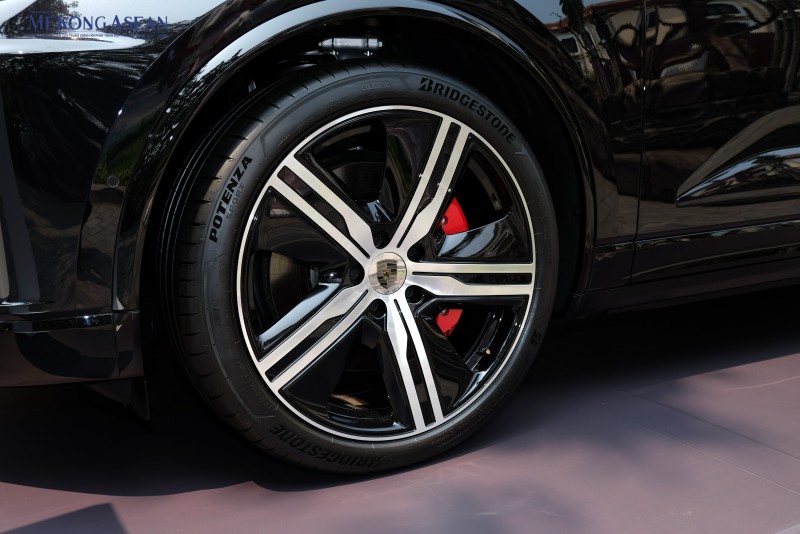 Porsche 911 bản hybrid lần đầu tiên trình làng tại Việt Nam
