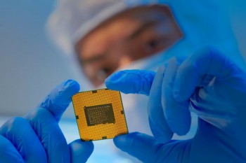 Malaysia siết chặt quy định về chip bán dẫn dưới áp lực từ Mỹ