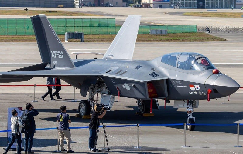 Tiêm kích KF-21 tại triển lãm ADEX 2023 ở Seoul ngày 17/10/2023. Ảnh: Getty