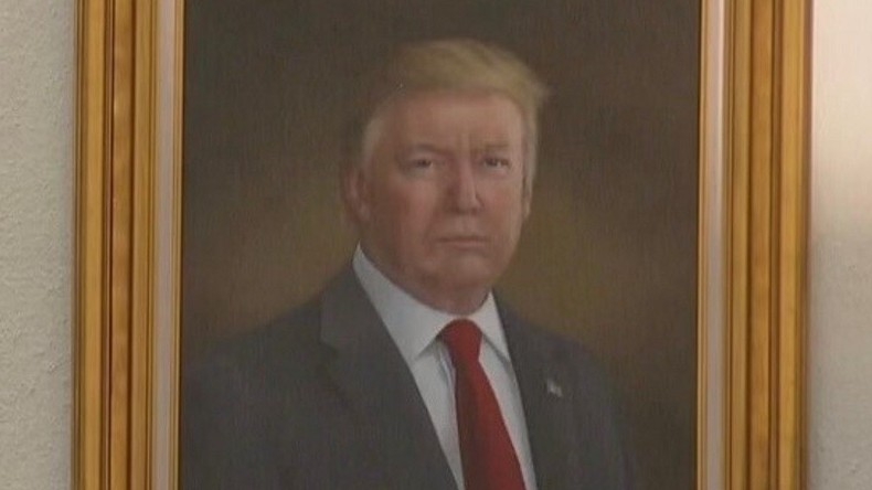 Ông Trump không hài lòng vì bức chân dung ‘quá xấu’ ở Colorado