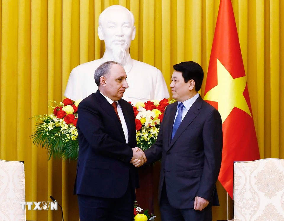 Chủ tịch nước Lương Cường tiếp Viện trưởng Viện Kiểm sát Tối cao Azerbaijan Kamran Bayram Aliyev. Ảnh: TTXVN.