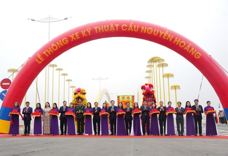 Huế: Thông xe cây cầu mang hình tượng 'Hạc chầu Thiên Mụ' qua sông Hương