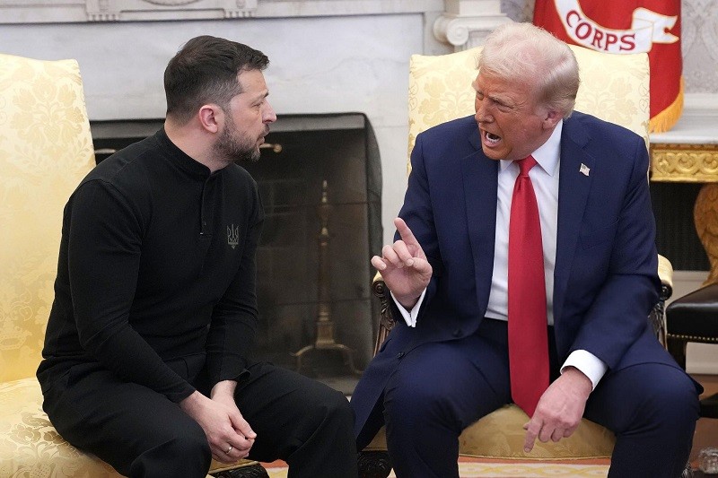 Ông Zelensky và ông Trump tranh cãi tại Nhà Trắng ngày 28/2. Ảnh: Getty
