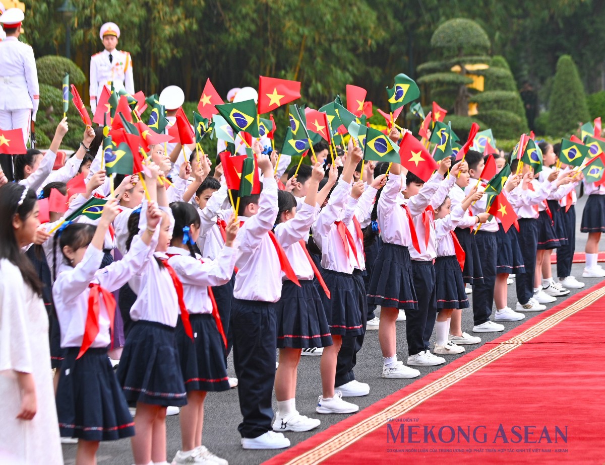 Chủ tịch nước Lương Cường chủ trì lễ đón Tổng thống Brazil