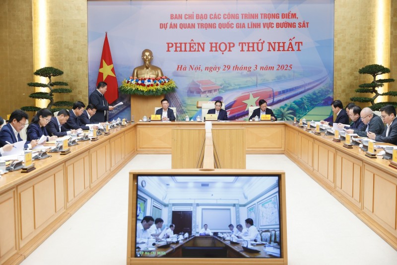 Hình thành các tập đoàn lớn ngành đường sắt, sản xuất được toa xe, đầu máy Hình thành các tập đoàn lớn ngành đường sắt, sản xuất được toa xe, đầu máy