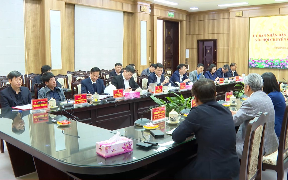 Quang cảnh buổi làm việc.