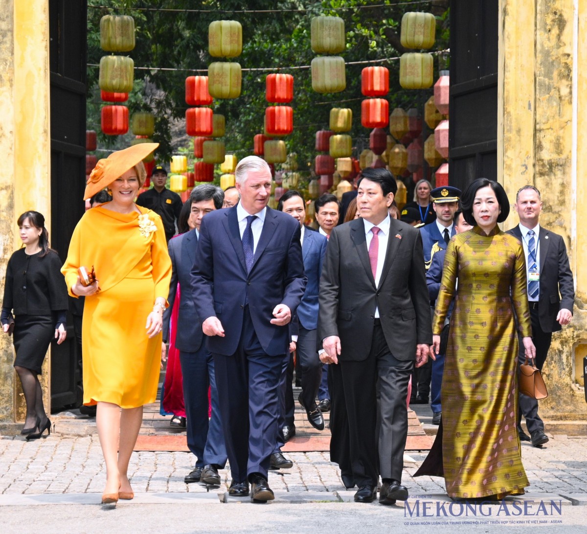 Chủ tịch nước Lương Cường và Nhà vua Bỉ thăm Hoàng thành Thăng Long