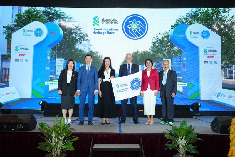 Tổng giám đốc toàn cầu Standard Chartered khẳng định cam kết hỗ trợ Việt nam phát triển bền vững