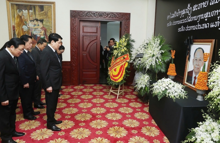 Lãnh đạo Việt Nam viếng nguyên Chủ tịch Lào Khamtay Siphandone