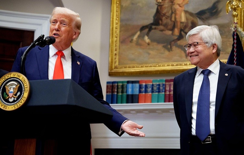 Tổng thống Trump và CEO của TSMC C.C. Wei tại Nhà Trắng ngày 3/3. Ảnh: Getty