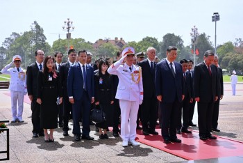 Tổng Bí thư, Chủ tịch Trung Quốc Tập Cận Bình vào Lăng viếng Chủ tịch Hồ Chí Minh