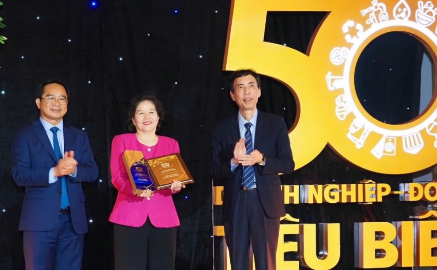 Vinamilk được vinh danh là doanh nghiệp tiêu biểu của TP HCM