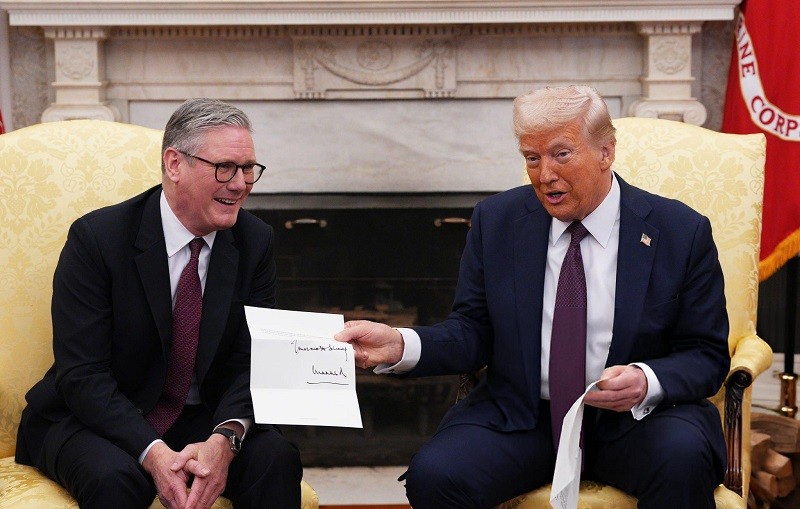 Phiên bản chính thức của 555Win Starmer và Tổng thống Trump tại Nhà Trắng ngày 27/2. Ảnh: Getty