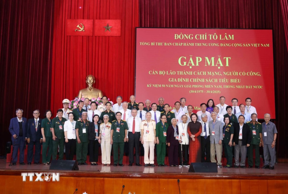 'Sáp nhập tỉnh để kích hoạt liên thông núi rừng - đồng bằng - biển đảo'