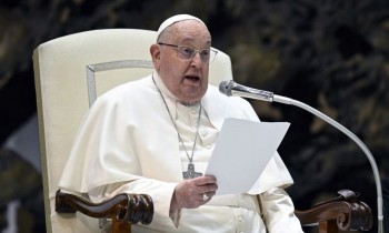 Lãnh đạo Việt Nam gửi điện chia buồn tới Tòa thánh Vatican