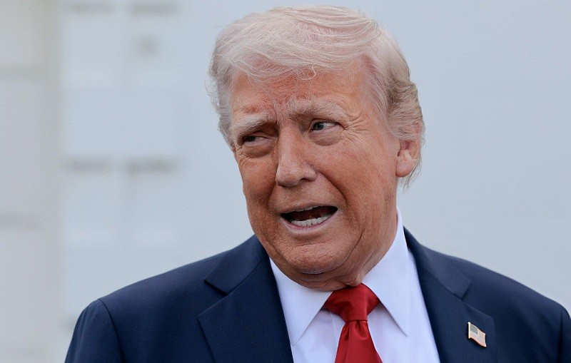 Tổng thống Trump tại Nhà Trắng ngày 23/4. Ảnh: Getty