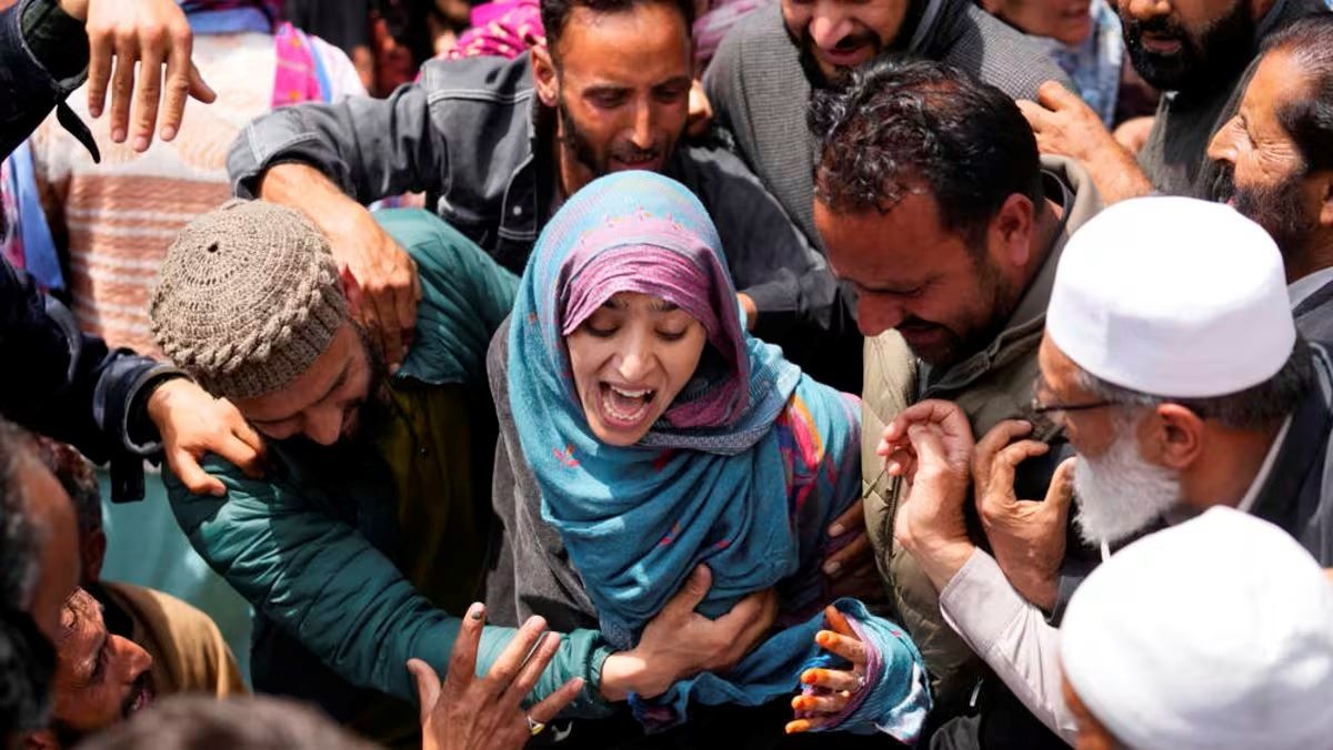Ấn Độ trừng phạt ngoại giao với Pakistan sau vụ xả súng ở Kashmir