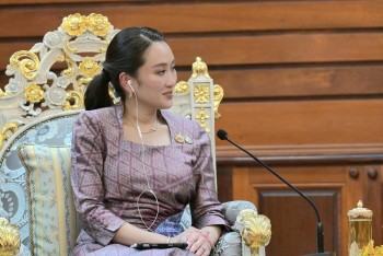 Phiên bản chính thức của 555Win Thái Lan phải nhập viện do sốt cao