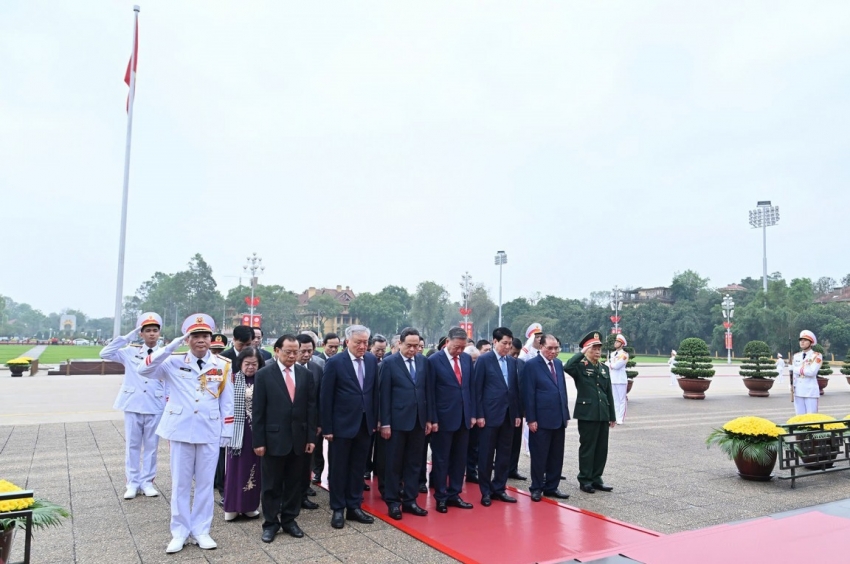 Lãnh đạo Đảng, Nhà nước vào Lăng viếng Chủ tịch Hồ Chí Minh