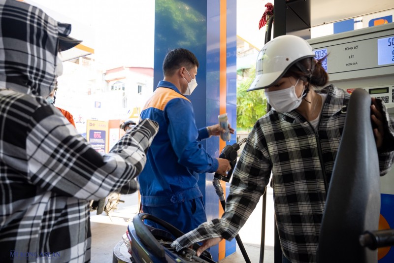 Lùi thời gian điều chỉnh giá xăng dầu sang ngày 5/5