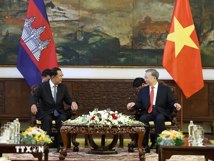 Hai nhà lãnh đạo nhất trí củng cố hơn nữa quan hệ chính trị, tăng cường trao đổi các chuyến thăm và tiếp xúc cấp cao. Ảnh: TTXVN.