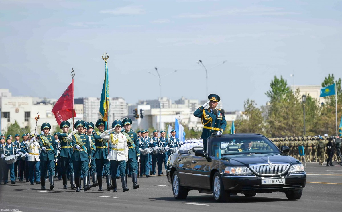 Lễ duyệt binh mừng 80 năm chiến thắng trong chiến tranh Vệ quốc Vĩ đại của nhân dân Kazakhstan. Ảnh: Báo Quốc tế.
