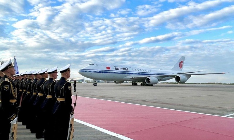 Máy bay của Chủ tịch Tập Cận Bình hạ cánh xuống Moscow. Ảnh: Tân Hoa xã